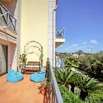 Luxury Apartment With Pool