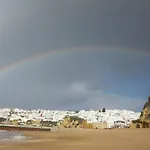 Spacious Comfort 1 Bedroom Apartment With Pool 300M From The Beach
