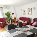 Cozy Apartment Oura Beach