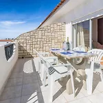 Oceanview Apartment A By Sequeira