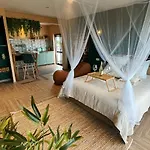 Lovin Luxury Romantic Suite With Jacuzzi