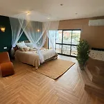 Lovin Luxury Romantic Suite With Jacuzzi