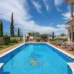Villa Iris