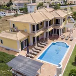 Villa Iris