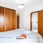 #080 Marina View Flat With Pool By Home Holidays