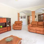 Villa Rosa - Gale - By Bedzy