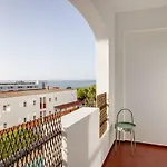 Renovated Oasis Ocean View 1Bd Wi-Fi Beach 3 Min