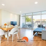 #206 Alicia\'S Flat By Home Holidays
