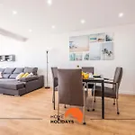 #084 Spacious Seaview With Ac, Pool And Garden