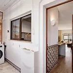 Blue Wave Escape Apartment
