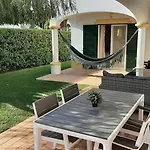 Villa White Sands - Private Oasis, Heated Pool, Beaches & Strip Nearby