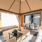 Cozy Villa With Pool And Barbecue
