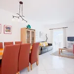 Amazing 2-Bedroom Appartment With Big Terrace!