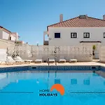 #007 Foxy W By Home Holidays