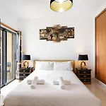 Flat With Pool Marina And Sea View