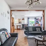 Villa Ninos