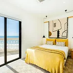 Casa Na Muralha - Beach Front - Rooftop Jacuzzi By Dreamvillasalbufeira