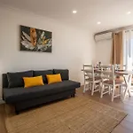Lovely And New Apartment In Oura