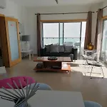 Modern Apartment With Sunny South Facing Terrace