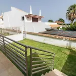 Rainbow House - Sea View & Pool & Garage & Garden & Albufeira