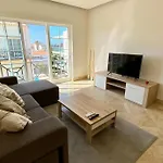 2-Bedroom Apt In Newtown W Pool
