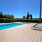 Stunning 4-Bedroom Villa With Pool - Perfect For Families