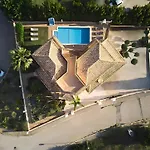 Villa Monte Das Oliveiras With Private Pool