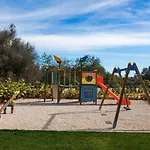 Green C Apartment - Luxurious & Playground & Garage