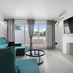 Poolside Villa Sereno
