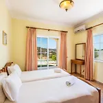 Villa Mendes - Walking Distance To The Beach