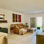 Modern Apartment With Balcony And Direct Access To The Pool