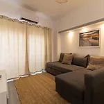 Cozy Flat Near Oura Beach