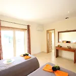 Villa With Heatable Pool