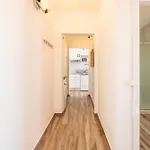Beguest Oceanic Rainbow Apt