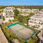 Balaia Residense Penthouse 2 Bedroom Apartment With Pool