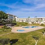 Balaia Residense Penthouse 2 Bedroom Apartment With Pool