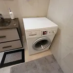 Newly Remodeled 2Bd Brilliant Oura Strip 9Min Beach