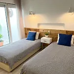 Villa Lori, Pool, 5 Min Drive To Beach In Albufeira