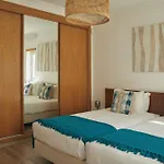 Villa Monte Das Oliveiras With Private Pool