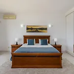 Villa Sitambo- Pool & Sea View