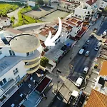 Newly Remodeled 2Bd Brilliant Oura Strip 9Min Beach