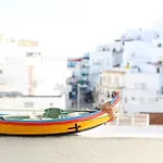 Rich & Poor Hostel Albufeira