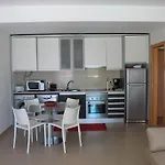 Modern 1 Bedrom Apartment
