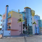 Marina Pearl View