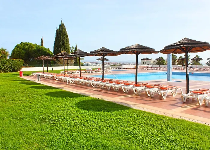 Cozy And Stylish Studio Apt Just 800M From The Beach - New On Booking!