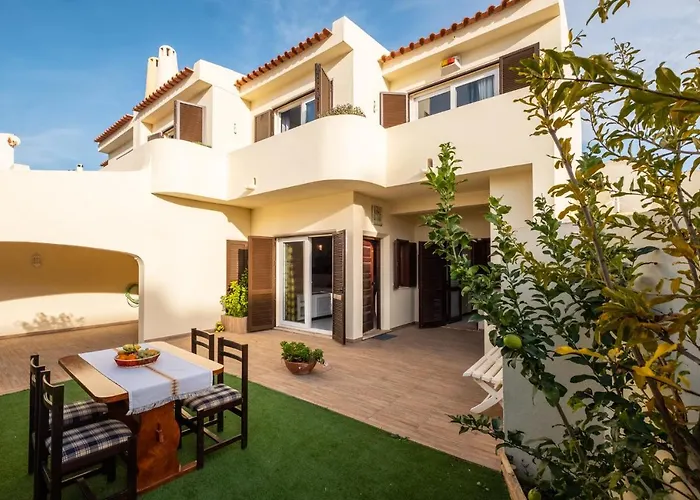 #015 Buganvilia By Home Holidays