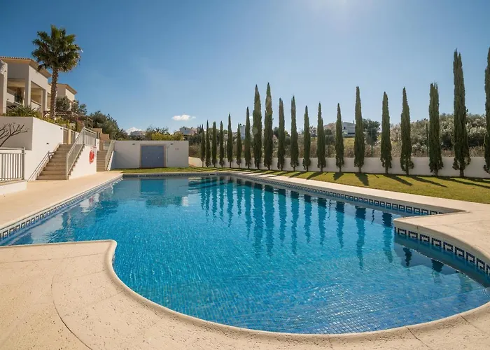 Charming Family Townhouse In Albufeira, Algarve
