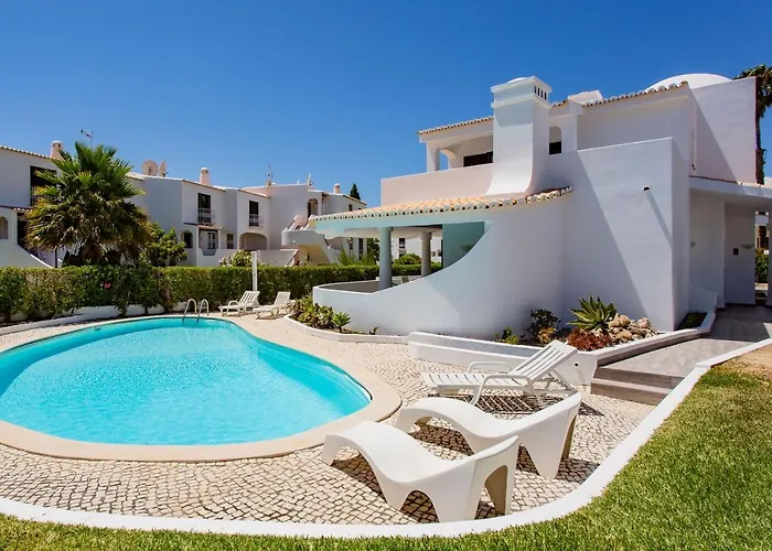 Casa São Rafael by LovelyStay