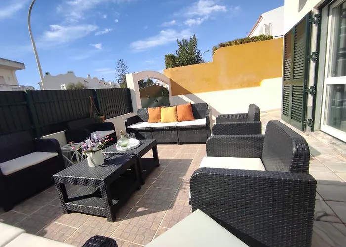 Vila Magna Near The Strip With Bbq, Ac, Balcony, Parking, 4 Tvs And Free Wifi