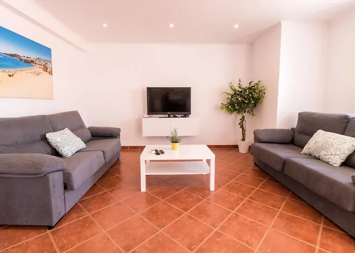 #008 T2 Tenis By Home Holidays